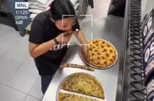 一位Pizza店女員工用誰也想不到的方式偷吃披薩 影片流出後網友直呼這根本天才