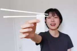 《素麵造型髮梳》解決你的瀏海之亂 怕被人誤會一直撥頭髮就靠這招掩蓋過去吧(笑)