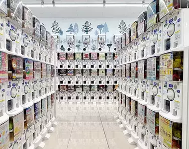 《厭惡轉蛋店的人》日本人瘋狂花500日圓購買小確幸 象徵著日本衰敗與反烏托邦？
