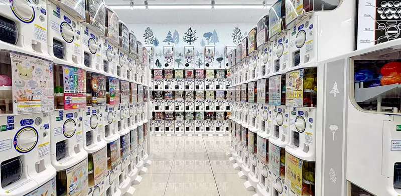 《厭惡轉蛋店的人》日本人瘋狂花500日圓購買小確幸 象徵著日本衰敗與反烏托邦？