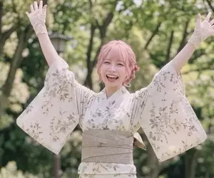 《偽娘模特兒穿浴衣》雙手舉高高被罵了 這是和服警察亂掰的禮儀嗎？