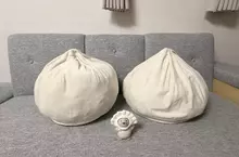 網友分享《宜得利肉包抱枕》持續使用三年之後的模樣，只能說過度使用肉包都憔悴了好多喔(笑)
