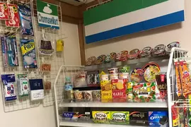 在自己家裡神還原便利商店的網友 比起結婚、當爸媽或升遷這種事，在自己家裡設置一整個貨價才叫爽