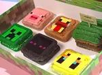 烘焙坊「Crumbl Cookies」推出《我的世界》聯名甜點，推出苦力怕三明治、草地方塊蛋糕等等趣味甜品