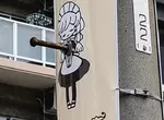 電線杆上出現《胸口被貫穿的女僕》為了保護主人犧牲自己了