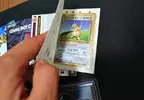 《買二手遊戲賺翻了》日本網友入手寶可夢GB遊戲 驚覺店家沒發現裡面的特典卡牌