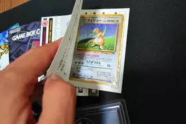 《買二手遊戲賺翻了》日本網友入手寶可夢GB遊戲 驚覺店家沒發現裡面的特典卡牌