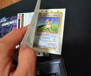 《買二手遊戲賺翻了》日本網友入手寶可夢GB遊戲 驚覺店家沒發現裡面的特典卡牌