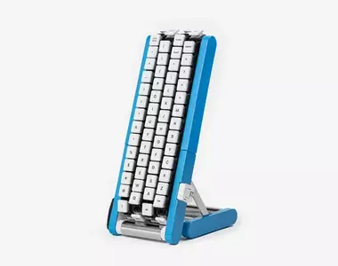 日本Google團隊定番惡搞企劃《Gboard 滾動鍵盤》由上至下不斷滾動這樣真的能打字嗎？