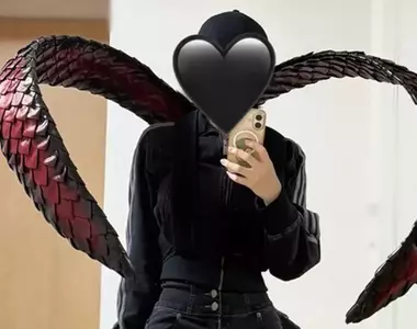 網友製作《東京喰種》主角金木研從腰部展開的「赫子」，令人難以置信的完成品引起410萬網友瀏覽