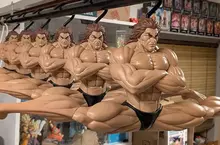 刃牙作者板垣惠介監修《範馬勇次郎一字馬衣架》正式推出 因為太殺了所以網友第一時間就搶著入手