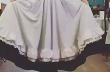 《女僕提起裙子的動作》其實是一種威嚇姿勢？女僕們都來展示自己的威嚇了