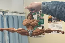 替《範馬勇次郎一字馬衣架》加一件小褲褲 網友創意又讓這宅小物紅了一波