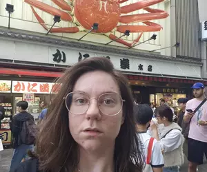 《人中之龍聖地巡禮》紐西蘭網友遊日本跟大螃蟹自拍 人龍粉絲們都來分享朝聖照