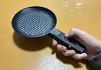 網友製作《模仿奶油融化效果的電子平底鍋》不只有點陣的光點移動就連聲音也模仿了出來