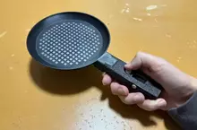 網友製作《模仿奶油融化效果的電子平底鍋》不只有點陣的光點移動就連聲音也模仿了出來
