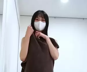 正妹挑戰《全裸站著可以摺幾次浴巾》加上還要不曝光這能夠辦到嗎? 正妹挑戰《全裸站著可以摺幾次浴巾》加上還要不曝光這能夠辦到嗎?