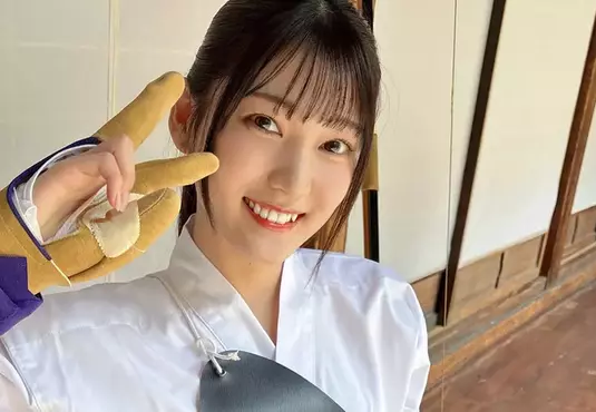 特技是弓道的S1專屬新人《初美なのか/初美菜乃花》被片商譽為國寶的美人就此誕生