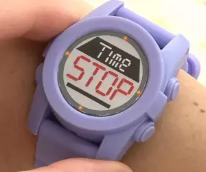 《AV女優星乃莉子》她宣稱時間停止器是假的？網友笑稱妳被停止當然不知道