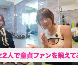 被兩位性感大姊姊包圍的處男重訓體驗 感覺某個地方從頭到尾都比二頭肌還要硬？