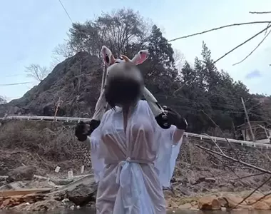 用360度攝影機帶你一窺日本最奇特的「尻燒溫泉」